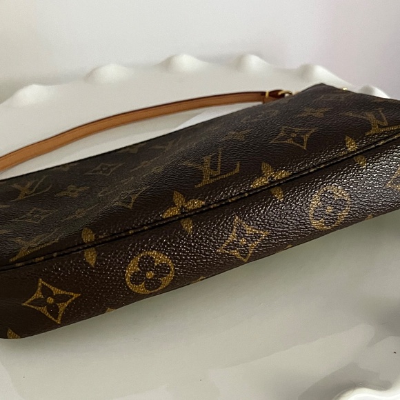 Louis Vuitton Pochette Accessories 1997 - Picture 8 of 16